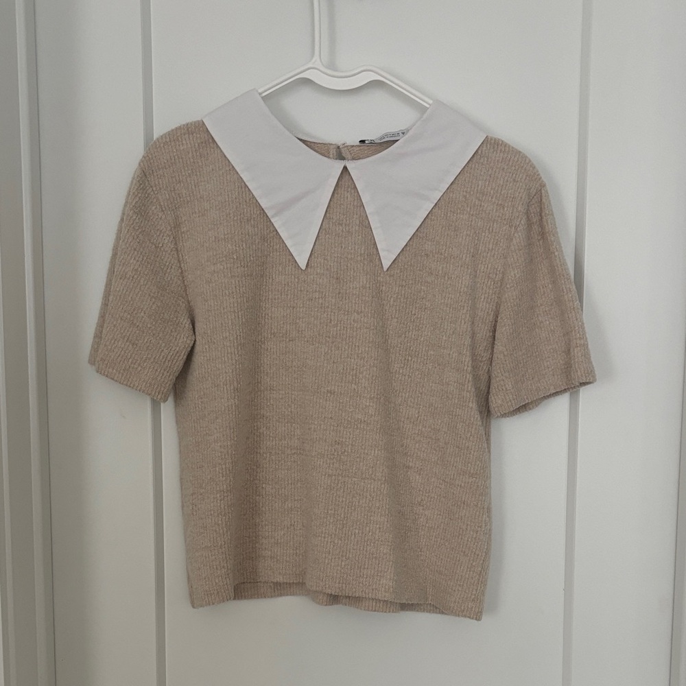 Zara Beige Knit Top with White Pointed Collar